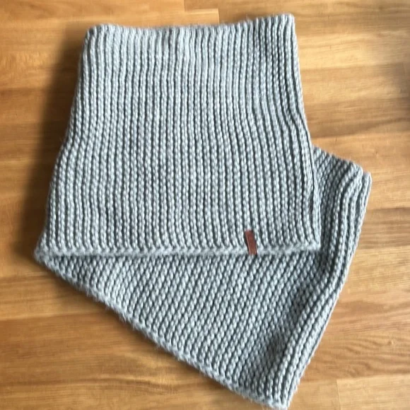 Infinity Scarf - Picture 2 of 3